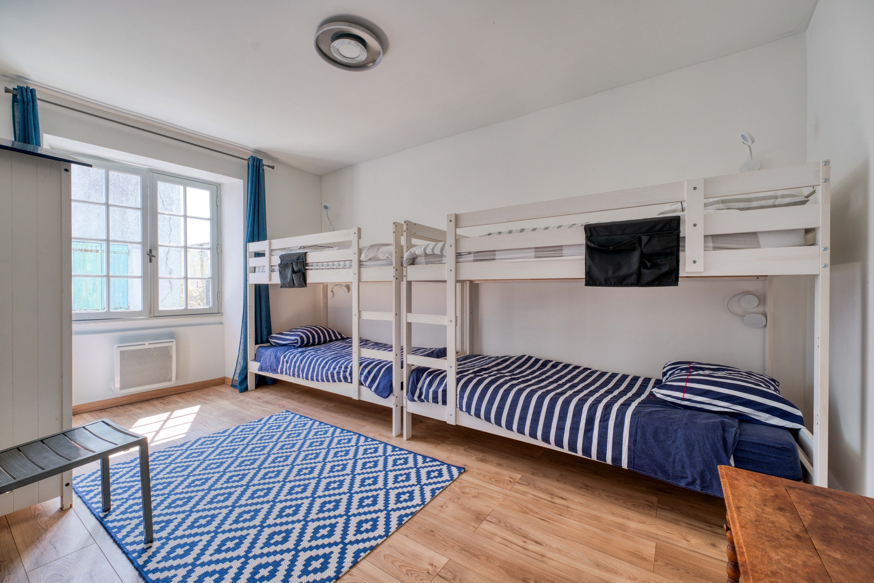  BEAUTIFUL CHARACTER PROPERTY WITH  SWIMMING POOL IN THE HEART OF A VILLAGE ON O… - 物件實景