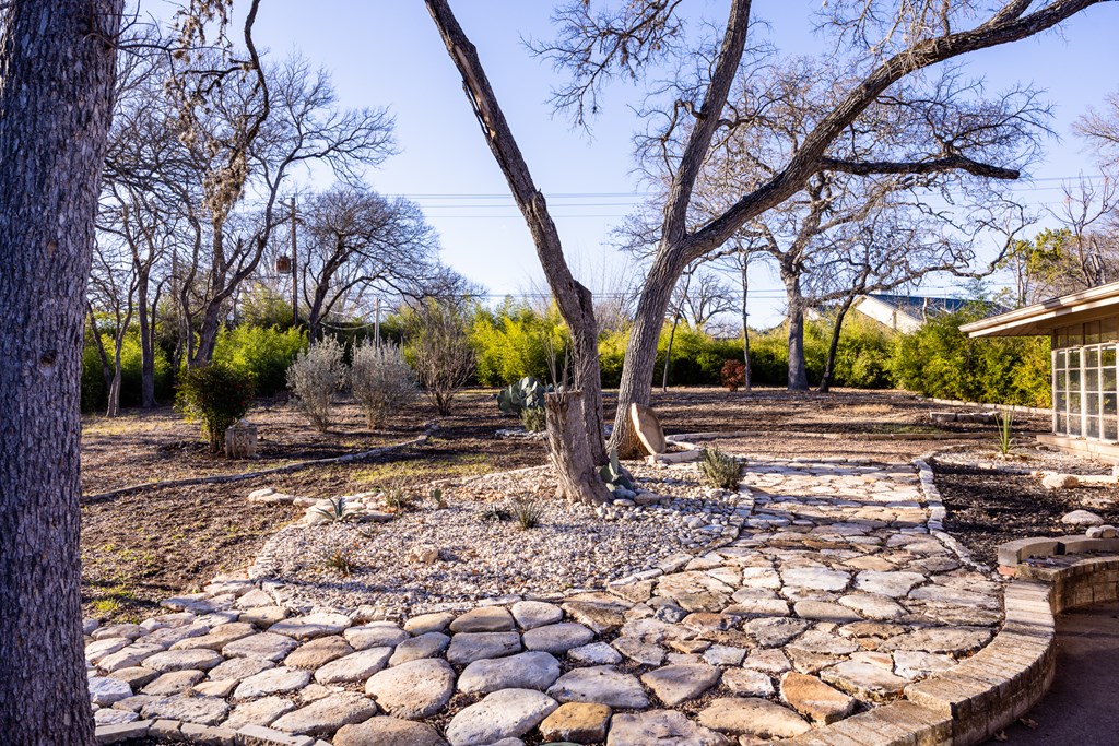 Kerrville, Texas, 78028, United States, 3 Bedrooms Bedrooms, ,3 BathroomsBathrooms,Residential,For Sale,2016606