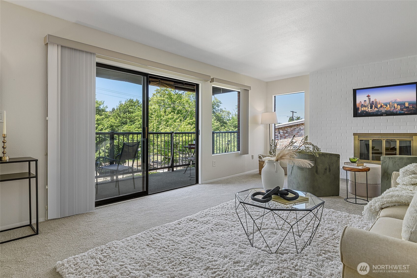 Seattle, Washington, 98199, United States, 2 Bedrooms Bedrooms, ,2 BathroomsBathrooms,Residential,For Sale,1848427