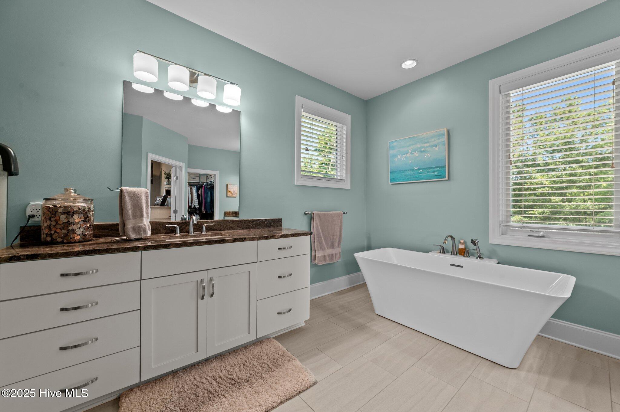 Chocowinity, North Carolina, 27817, United States, 4 Bedrooms Bedrooms, ,5 BathroomsBathrooms,Residential,For Sale,1827727