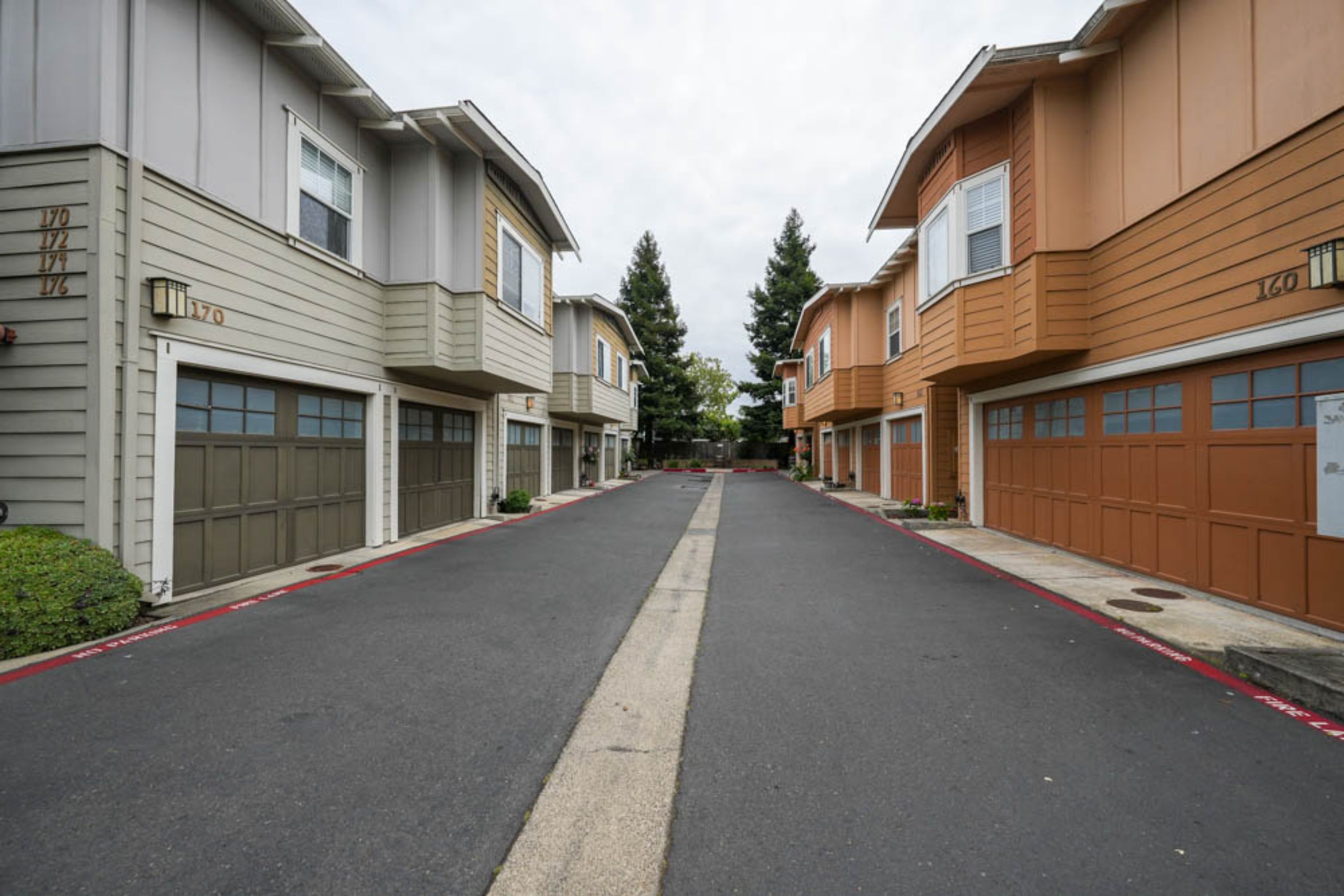  Rare Opportunity in Valley Oak Villas - 物件實景
