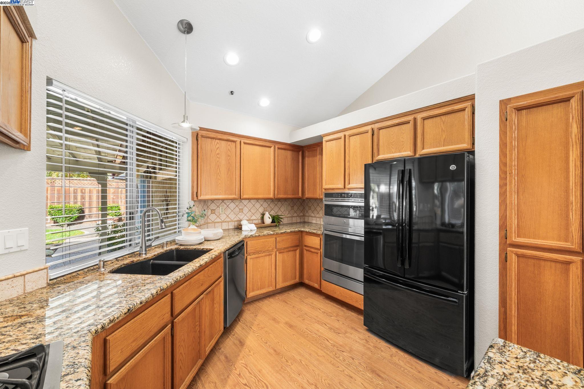 Livermore, California, 94551, United States, 3 Bedrooms Bedrooms, ,2 BathroomsBathrooms,Residential,For Sale,1991919