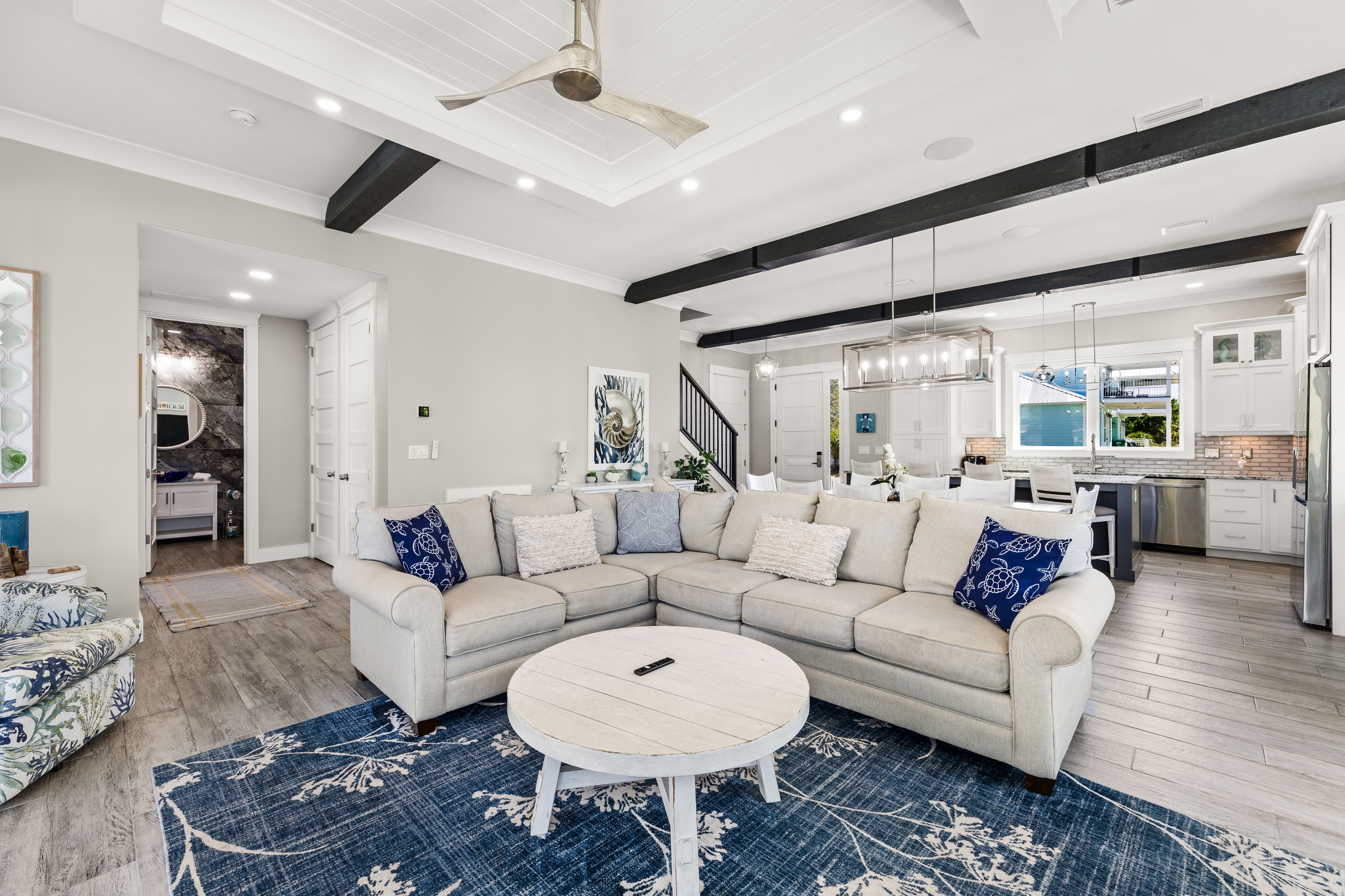 Custom Lakefront Retreat With Gulf Views And Private Pool - 物件實景