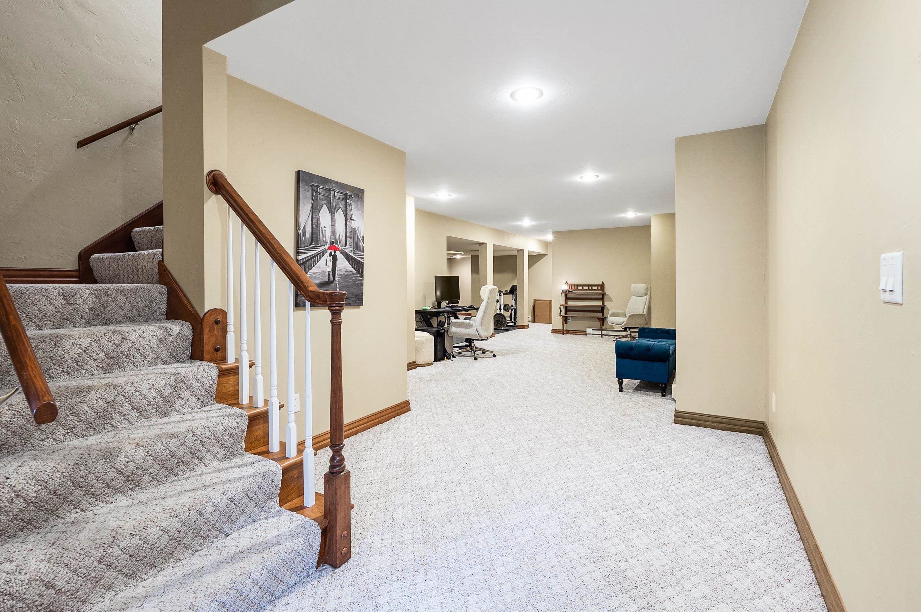 GREEN BAY, Wisconsin, 54313, United States, 4 Bedrooms Bedrooms, ,5 BathroomsBathrooms,Residential,For Sale,2048665