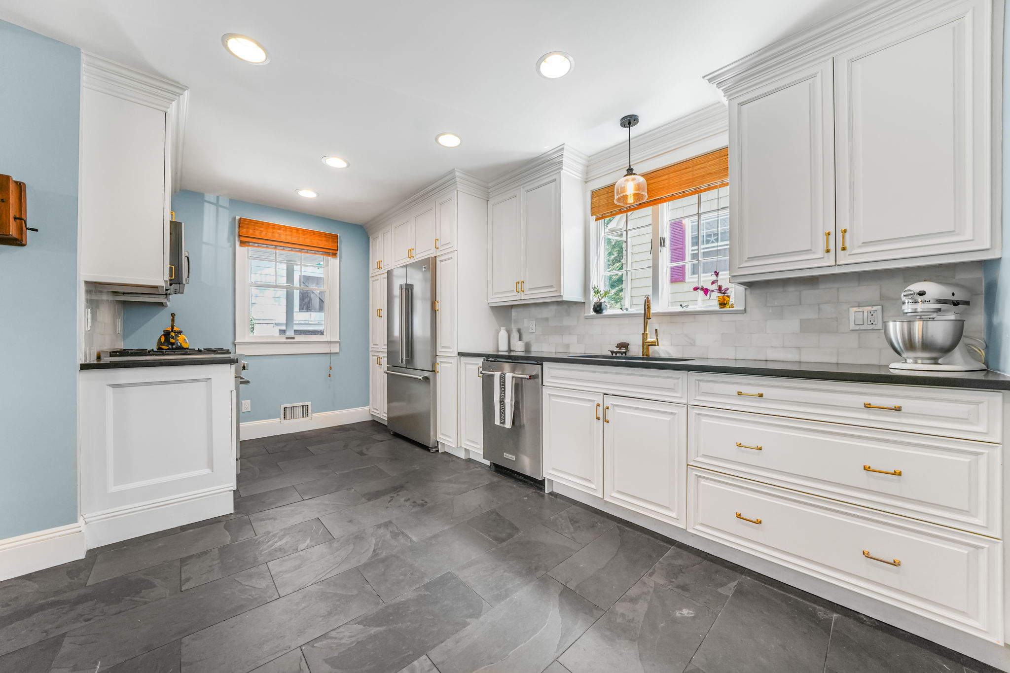 Midland Park, New Jersey, 07432, United States, 4 Bedrooms Bedrooms, ,4 BathroomsBathrooms,Residential,For Sale,1975640