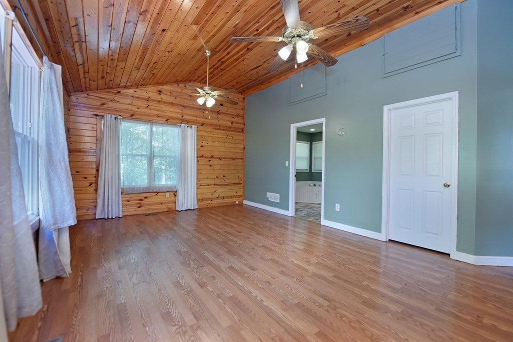 Mineral Bluff, Georgia, 30559, United States, 3 Bedrooms Bedrooms, ,3 BathroomsBathrooms,Residential,For Sale,1882955