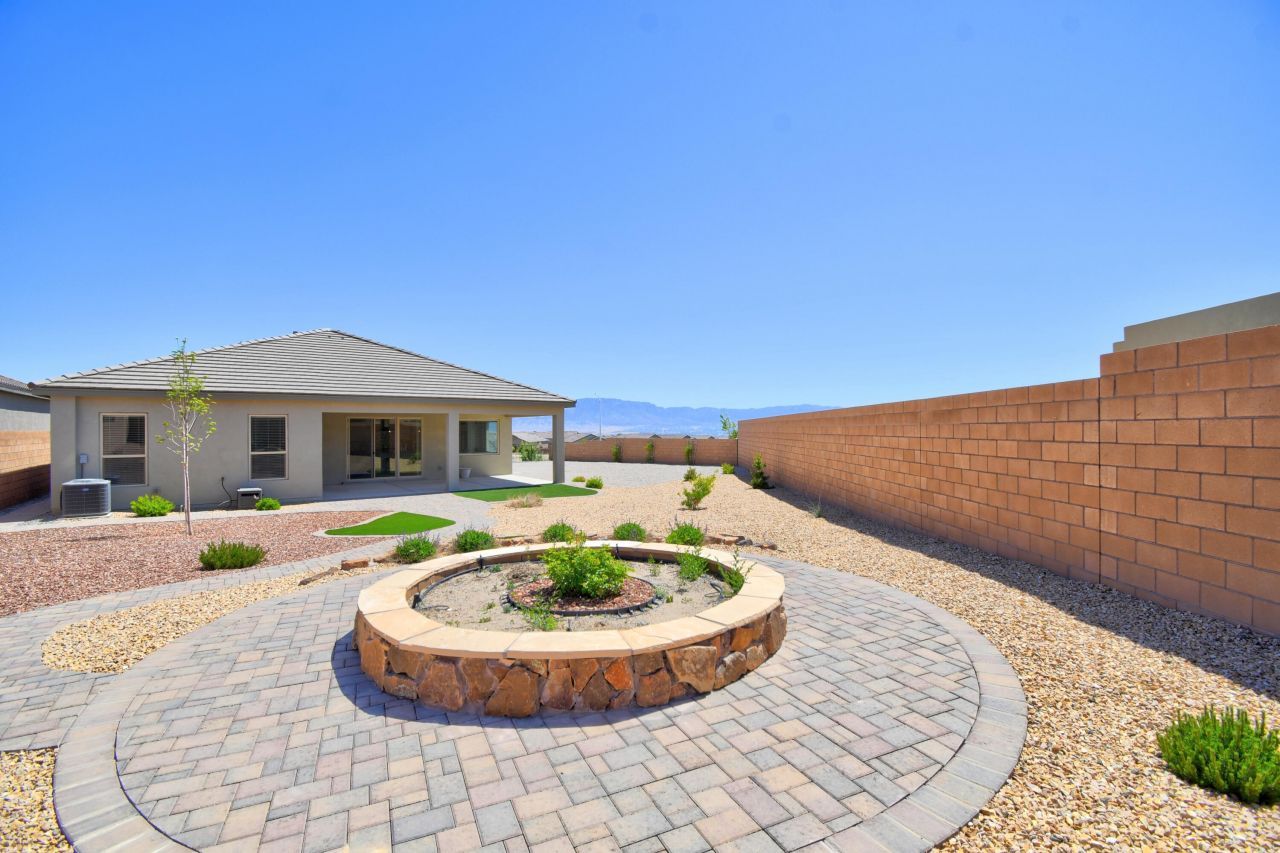 Albuquerque, New Mexico, 87114, United States, 4 Bedrooms Bedrooms, ,3 BathroomsBathrooms,Residential,For Sale,1793165