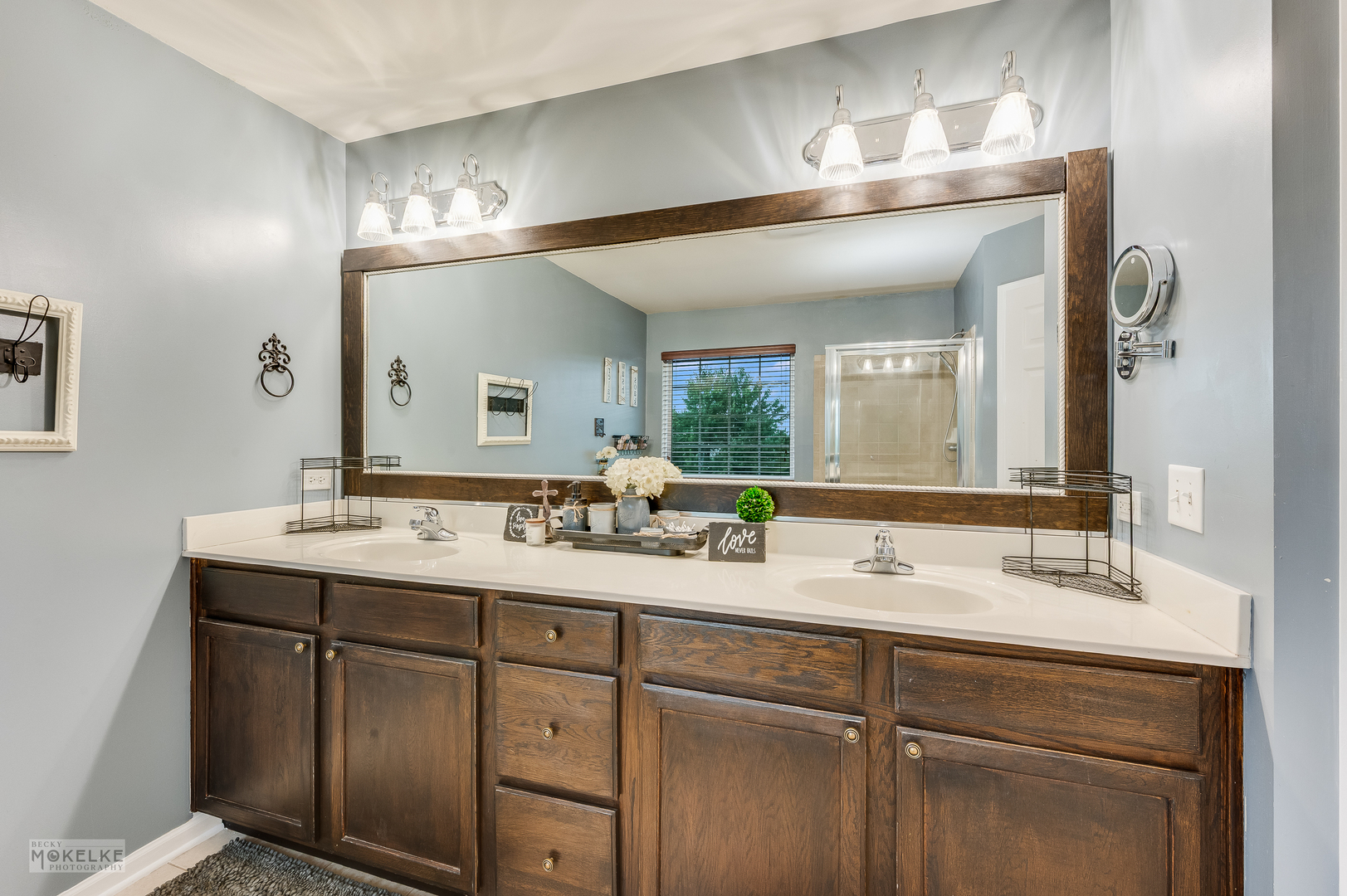 Oswego, Illinois, 60543, United States, 5 Bedrooms Bedrooms, ,3 BathroomsBathrooms,Residential,For Sale,1955340