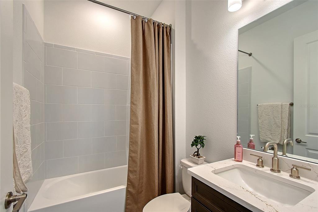 Palmetto, Florida, 34221, United States, 3 Bedrooms Bedrooms, ,3 BathroomsBathrooms,Residential,For Sale,1828169