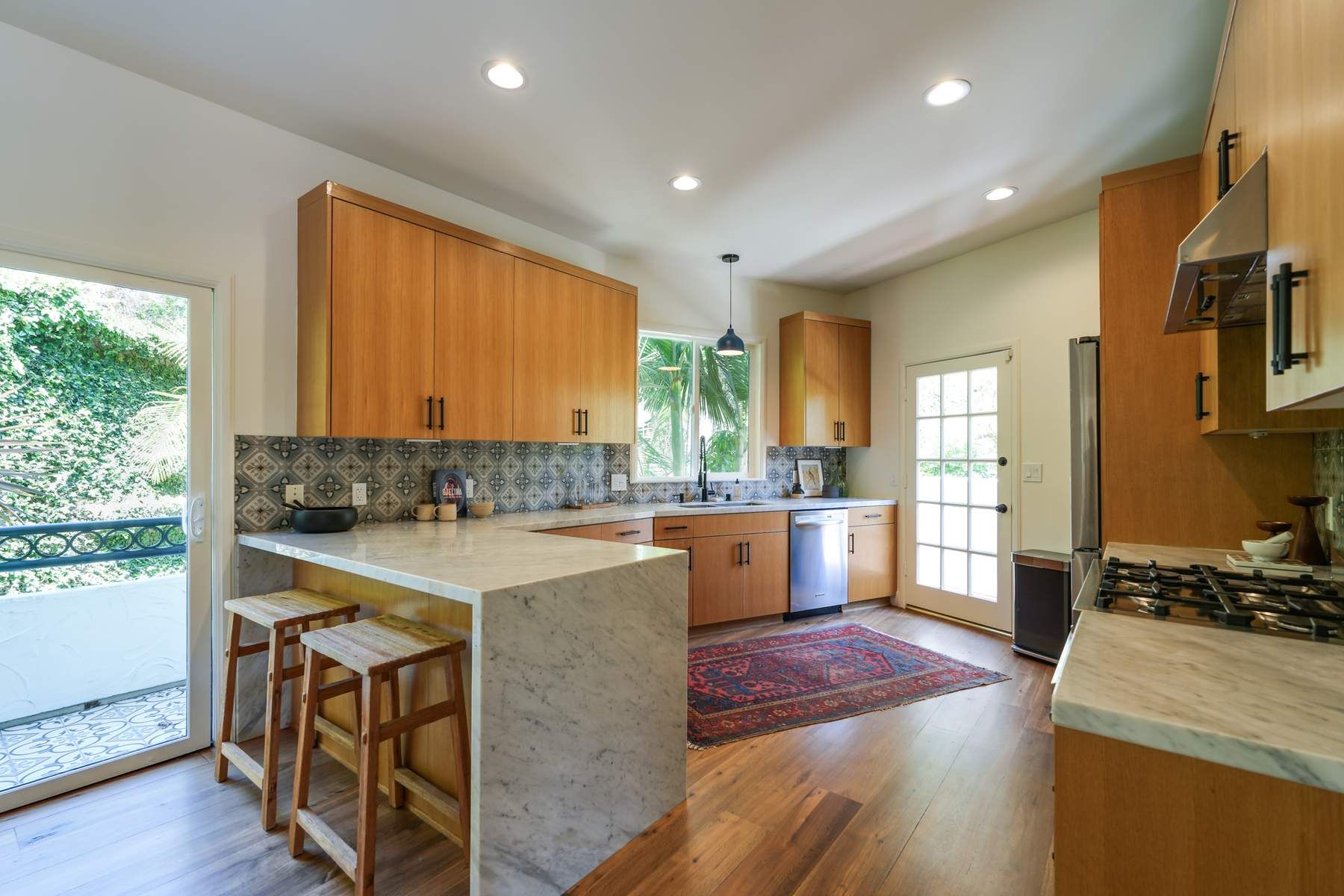  2216 East Live Oak Drive - 物件實景