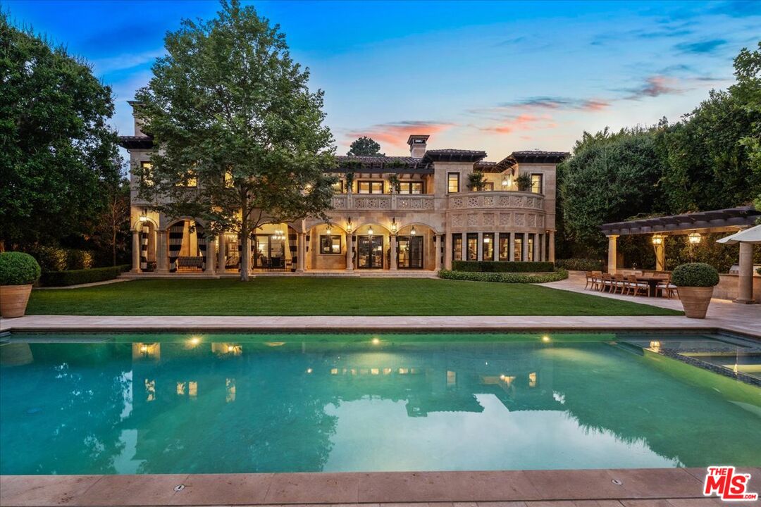 Beverly Hills, California, 90210, United States, 7 Bedrooms Bedrooms, ,15 BathroomsBathrooms,Residential,For Sale,1877085