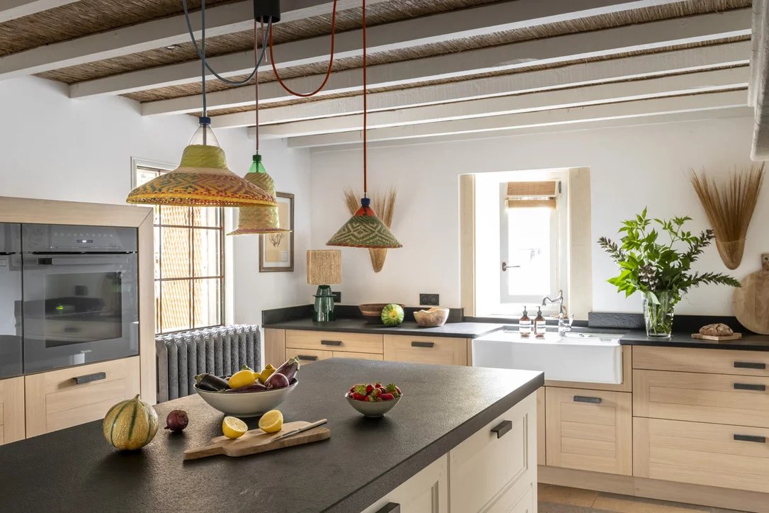 Bordeaux, New Aquitaine, 33000, FR, 4 Bedrooms Bedrooms, ,2 BathroomsBathrooms,Residential,For Sale,1996155