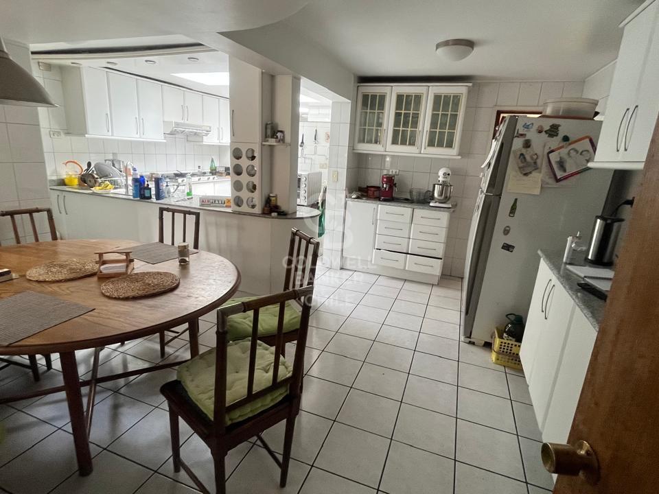 Lo Barnechea, Chile, 5 Bedrooms Bedrooms, ,3 BathroomsBathrooms,Residential,For Sale,1736947