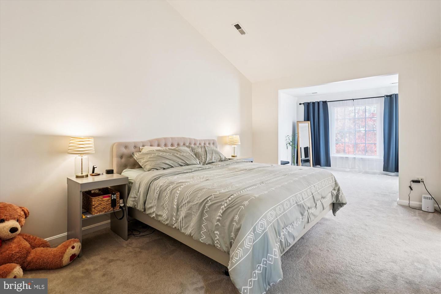 Woodbridge, Virginia, 22191, United States, 3 Bedrooms Bedrooms, ,4 BathroomsBathrooms,Residential,For Sale,1989023