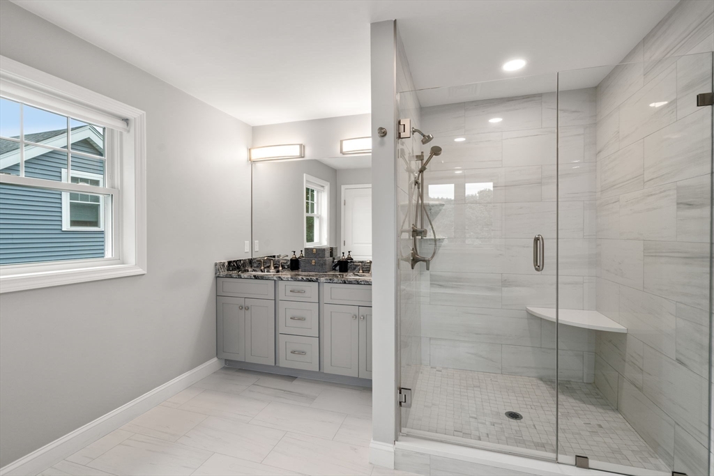 Waltham, Massachusetts, 02453, United States, 4 Bedrooms Bedrooms, ,5 BathroomsBathrooms,Residential,For Sale,1927253