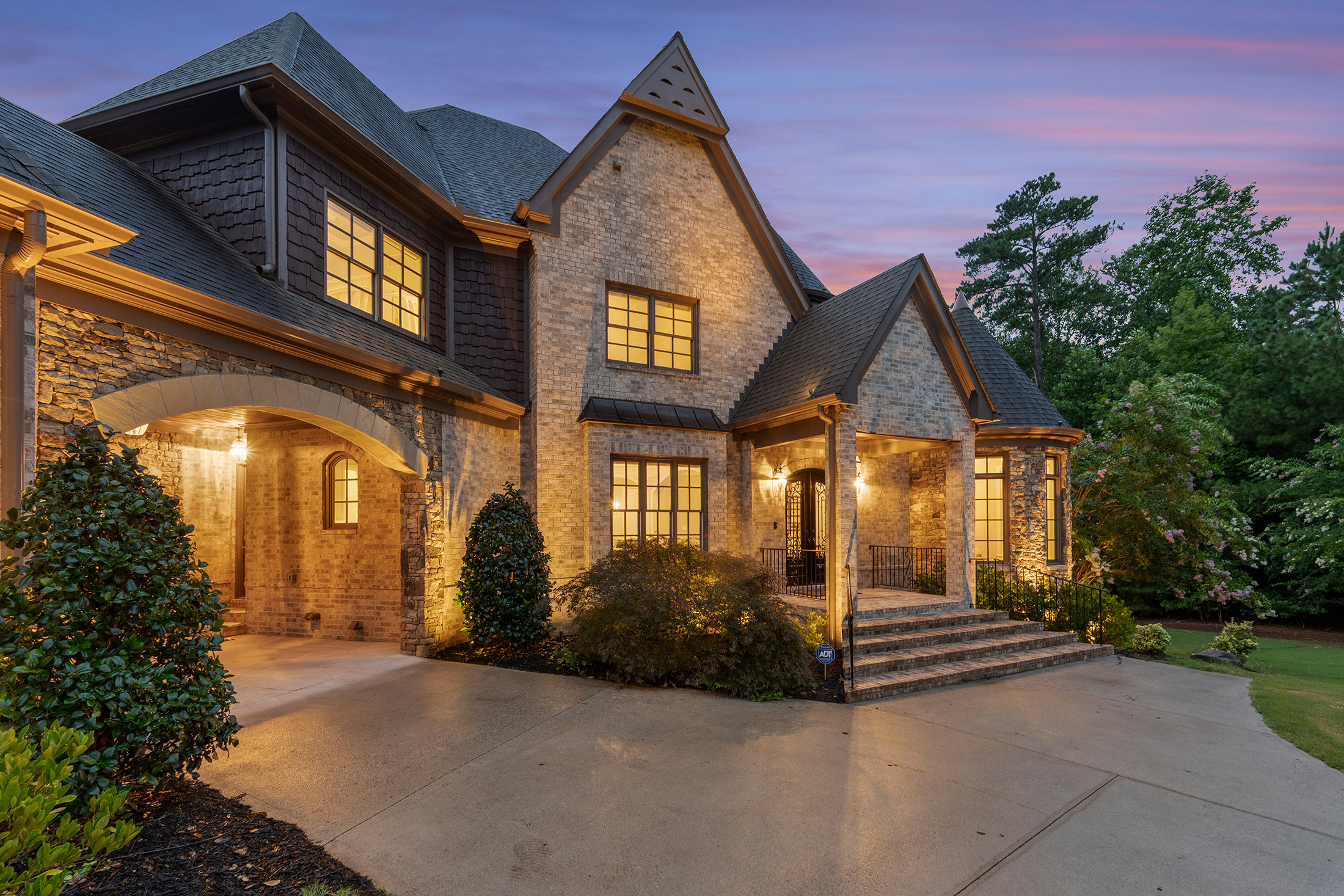  Old World Charm Meets Modern Luxury on This Milton Estate - 物件實景