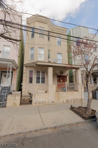 Weehawken Twp., New Jersey, 07086-5757, United States, 9 Bedrooms Bedrooms, ,4 BathroomsBathrooms,Residential,For Sale,2033780