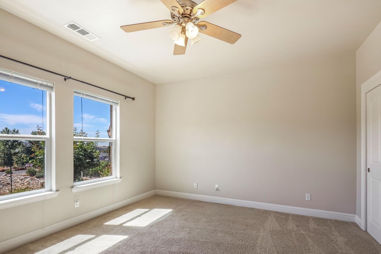 Valley Springs, California, 95252, United States, 3 Bedrooms Bedrooms, ,4 BathroomsBathrooms,Residential,For Sale,1981868