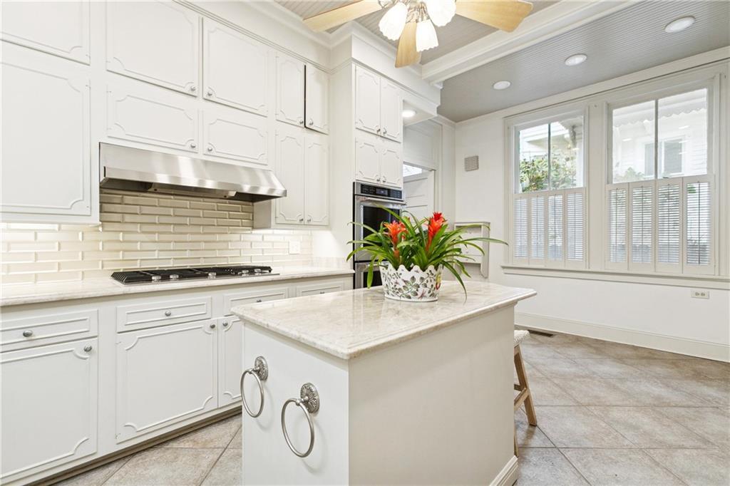 New Orleans, Louisiana, 70115, United States, 3 Bedrooms Bedrooms, ,5 BathroomsBathrooms,Residential,For Sale,2001784