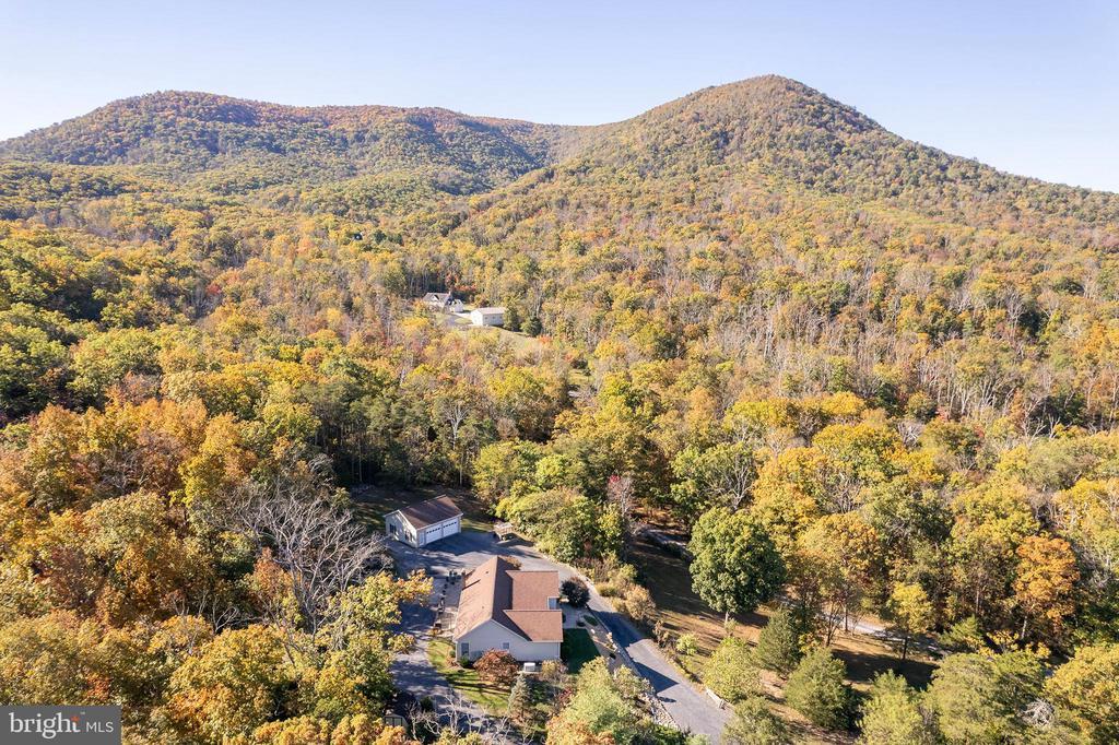 Strasburg, Virginia, 22657, United States, 2 Bedrooms Bedrooms, ,2 BathroomsBathrooms,Residential,For Sale,1996820