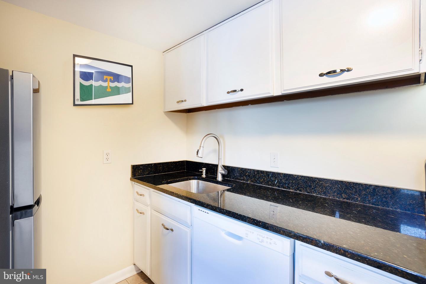 Annapolis, Maryland, 21403, United States, 1 Bedroom Bedrooms, ,1 BathroomBathrooms,Residential,For Sale,1860051