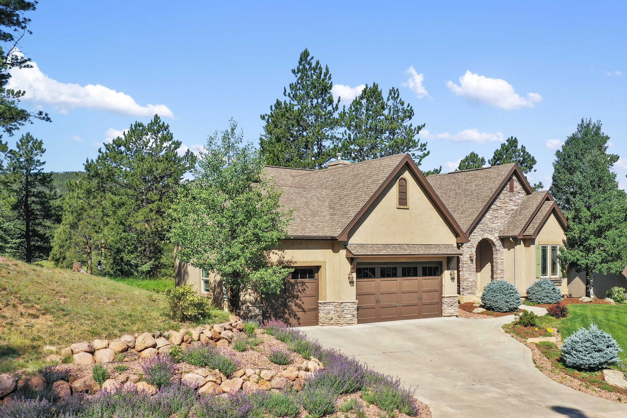 Woodland Park, Colorado, 80863, United States, 4 Bedrooms Bedrooms, ,4 BathroomsBathrooms,Residential,For Sale,1908296