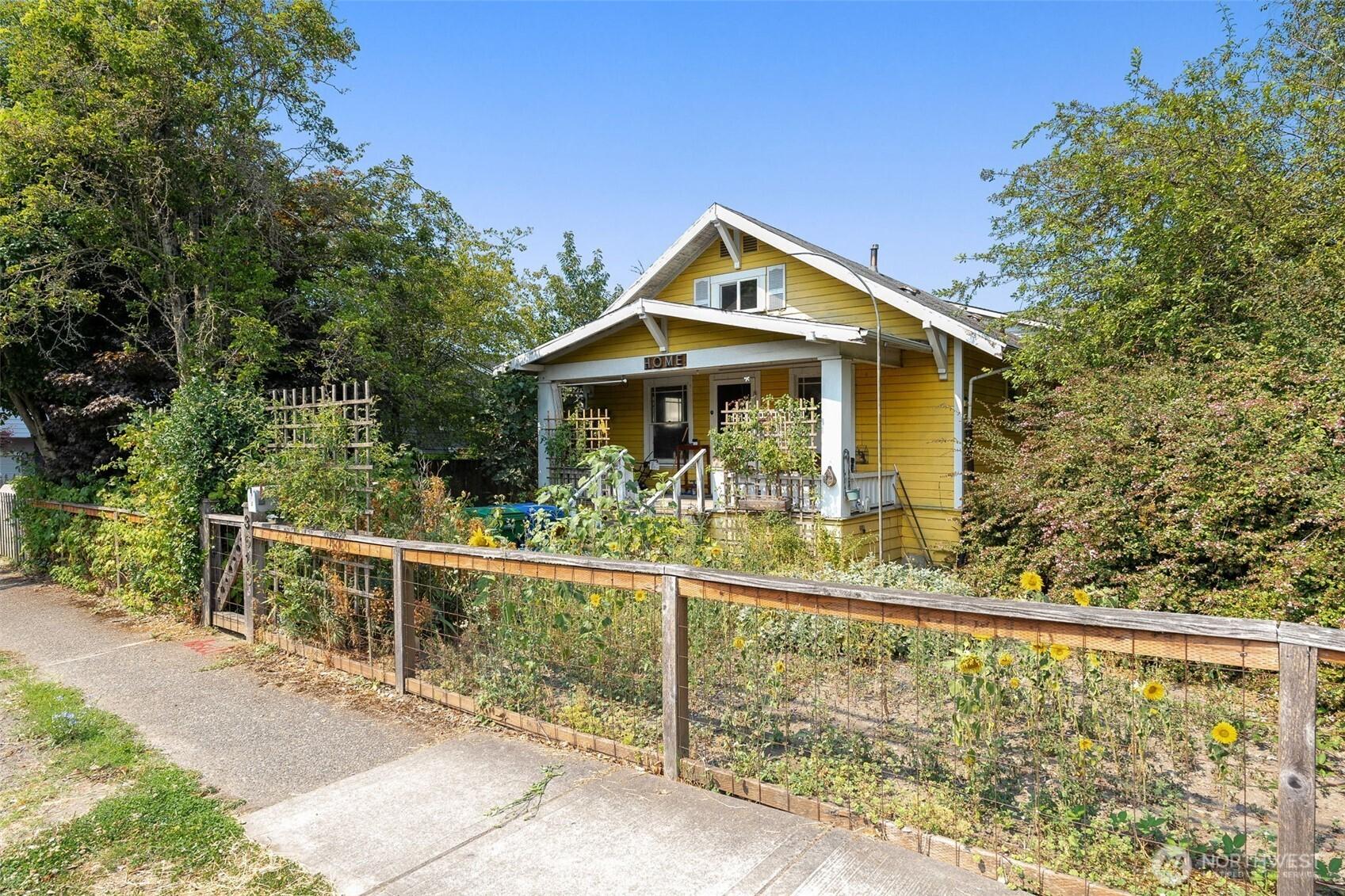SEATTLE, Washington, 98144, United States, 2 Bedrooms Bedrooms, ,1 BathroomBathrooms,Residential,For Sale,1941790