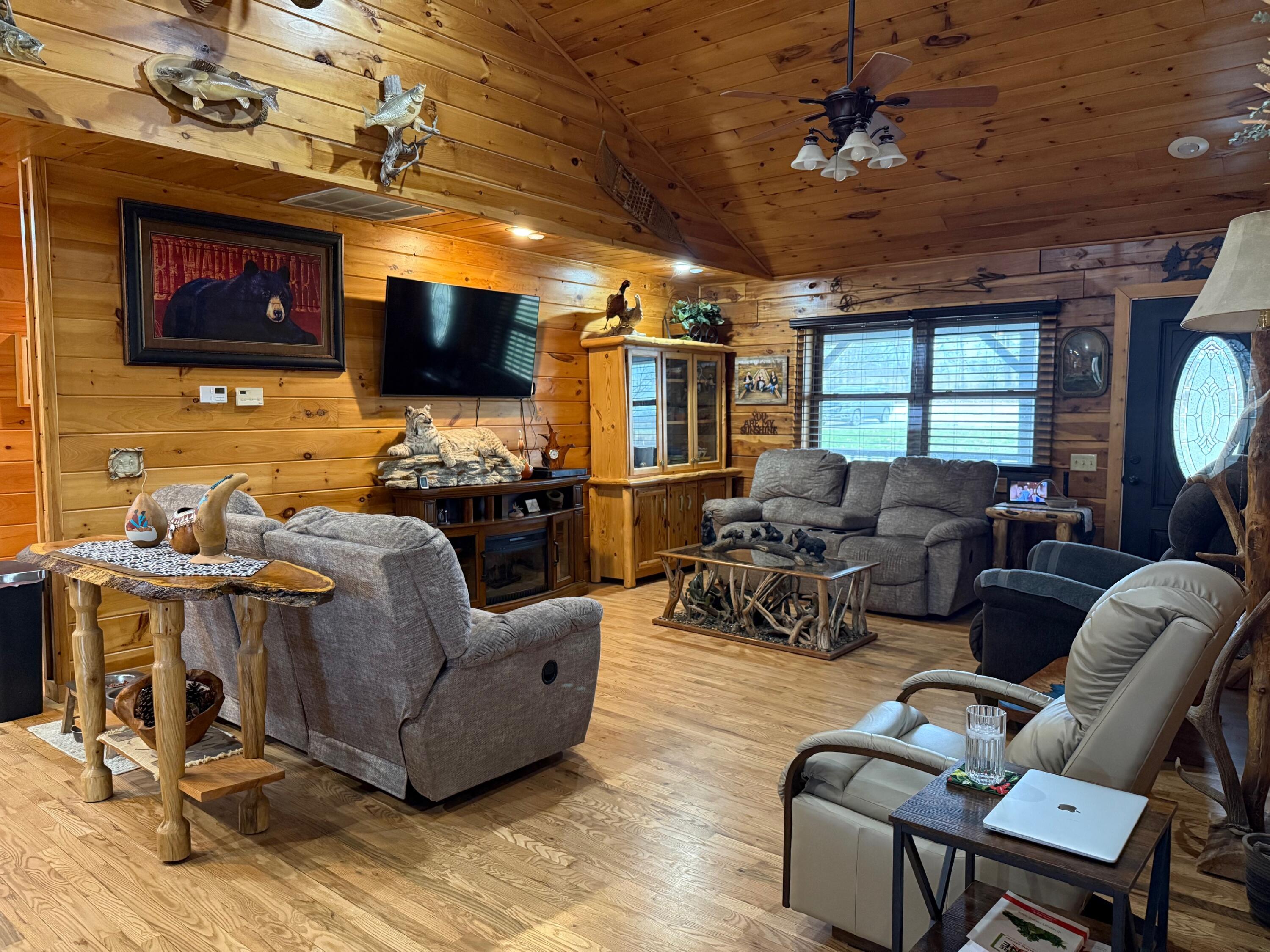 Norwood, Missouri, 65717, United States, 3 Bedrooms Bedrooms, ,3 BathroomsBathrooms,Residential,For Sale,2005497