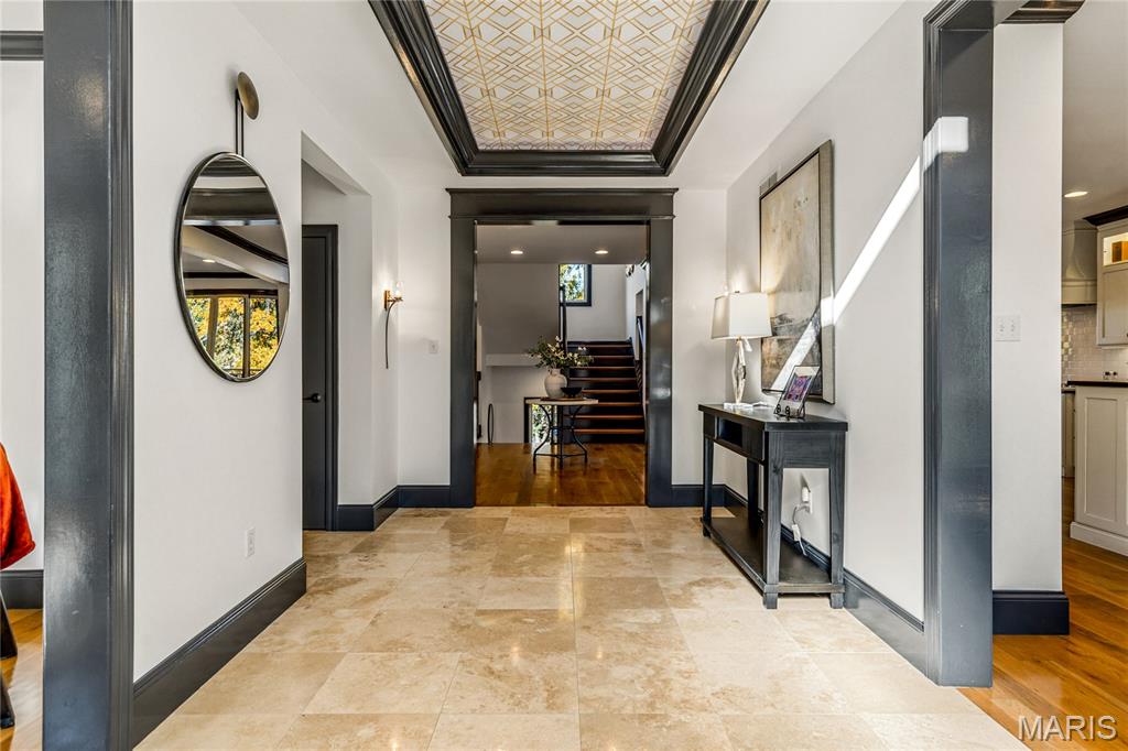 University City, Missouri, 63105, United States, 4 Bedrooms Bedrooms, ,5 BathroomsBathrooms,Residential,For Sale,1989585