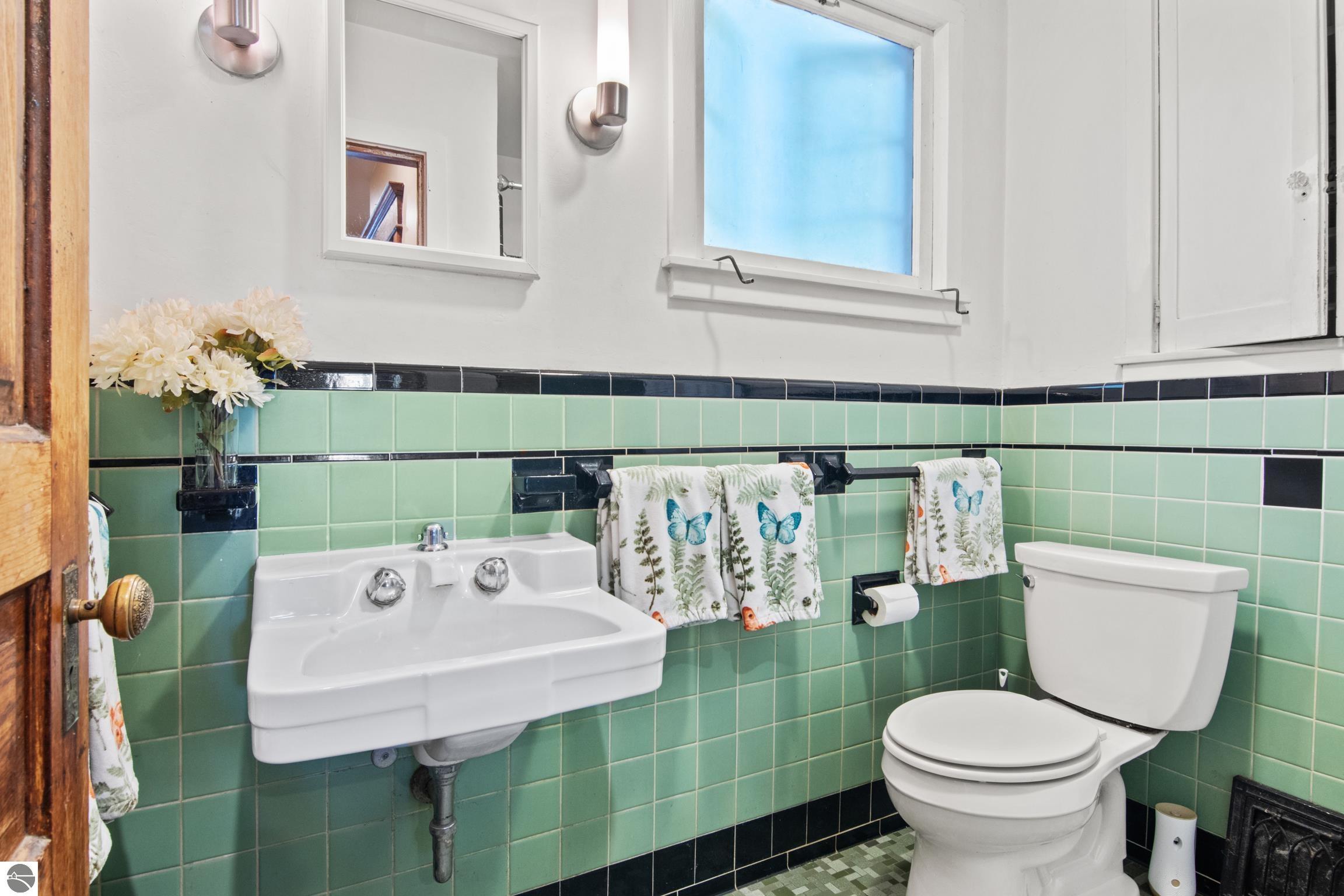 Traverse City, Michigan, 49684, United States, 4 Bedrooms Bedrooms, ,2 BathroomsBathrooms,Residential,For Sale,1943560