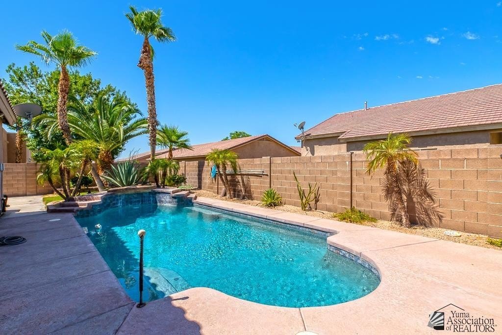 Yuma, Arizona, 85367-4912, United States, 4 Bedrooms Bedrooms, ,2 BathroomsBathrooms,Residential,For Sale,1923195
