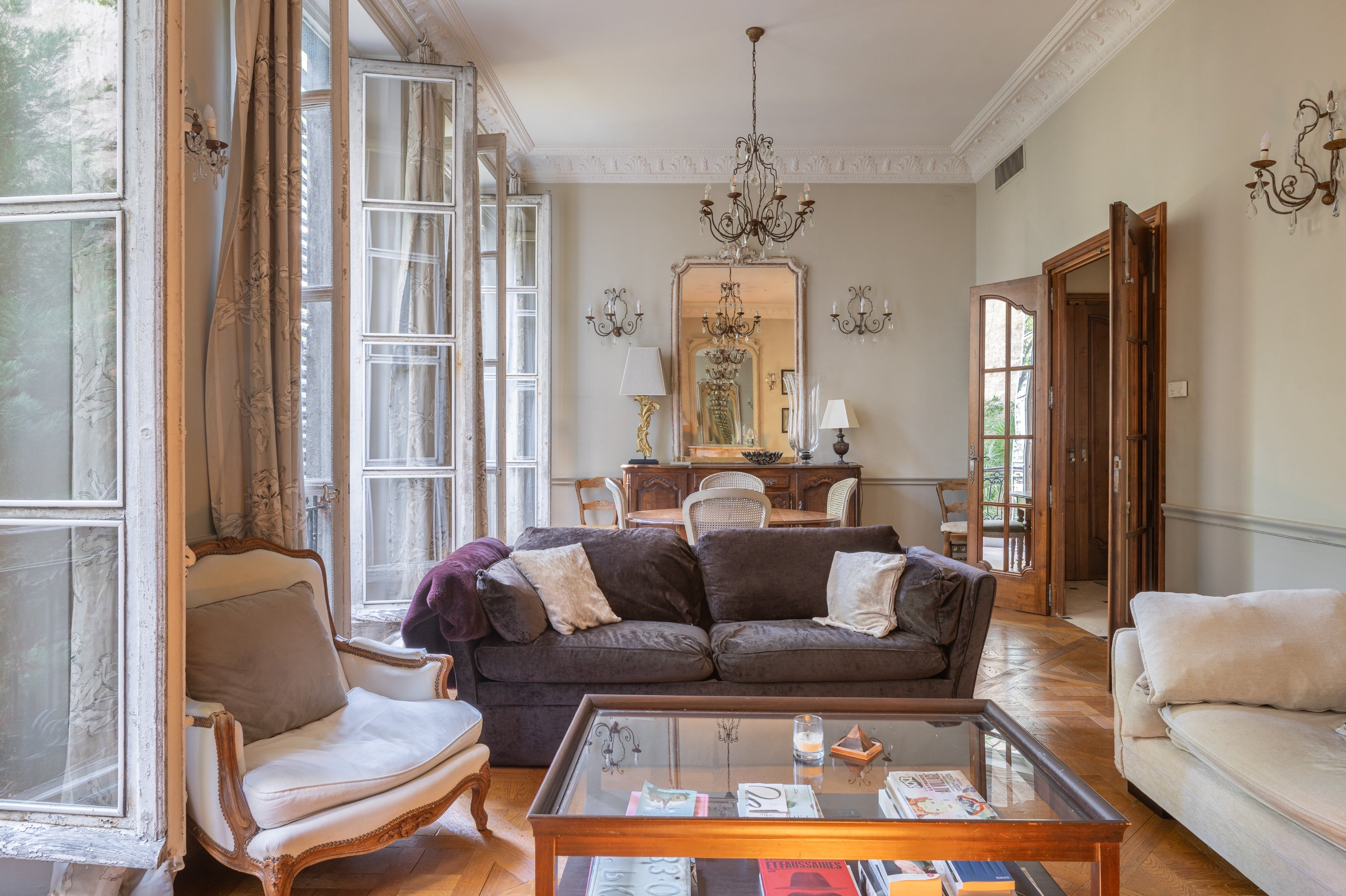  Elegant apartment overlooking a beautifully landscaped garden - 物件實景