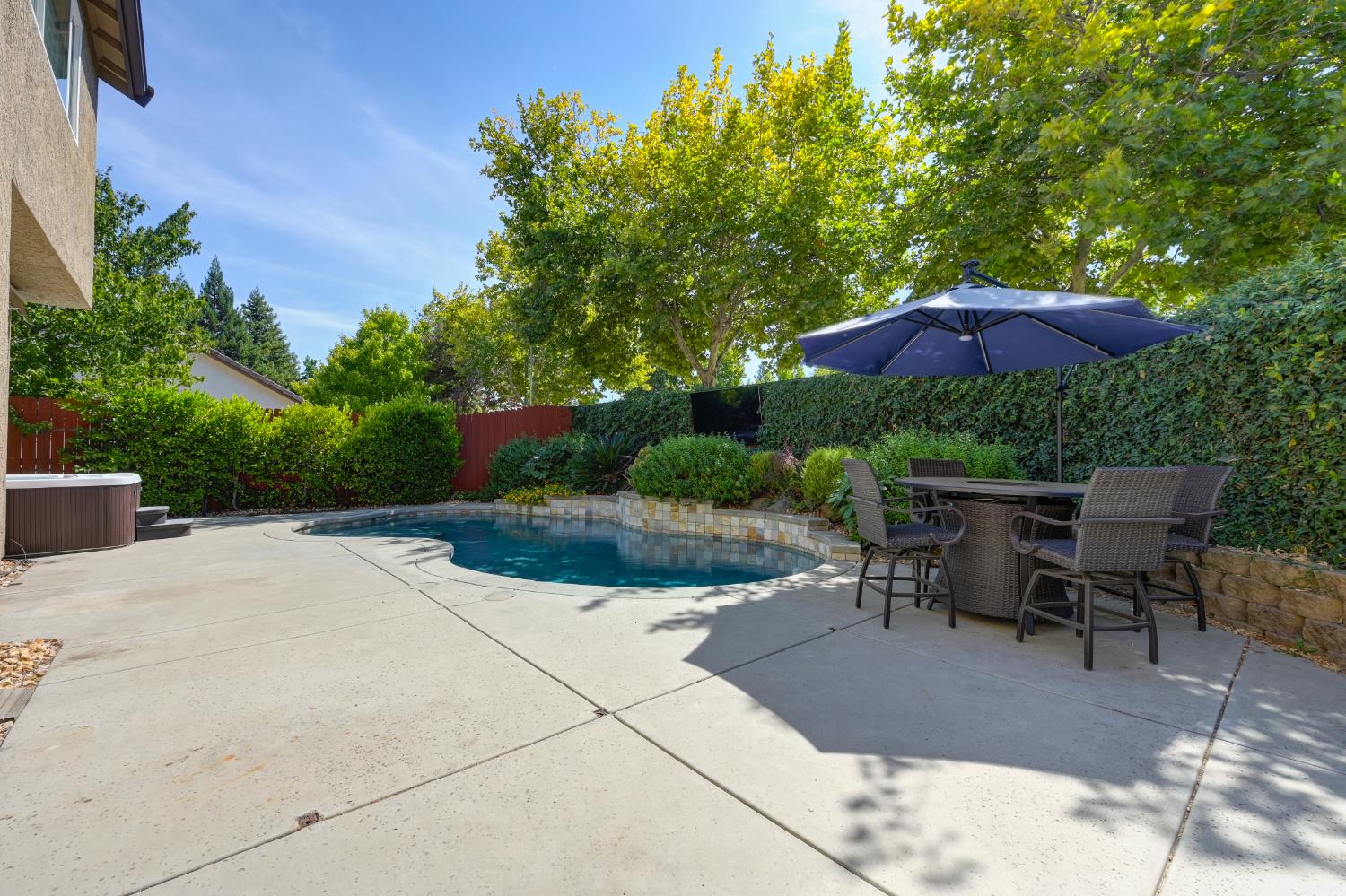 Roseville, California, 95747, United States, 6 Bedrooms Bedrooms, ,4 BathroomsBathrooms,Residential,For Sale,1940337