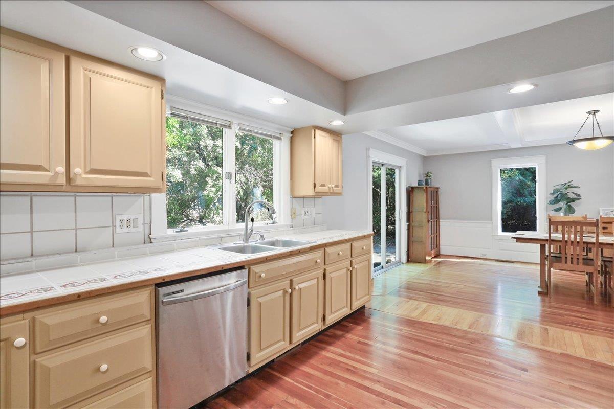 Mcgaheysville, Virginia, 22840, United States, 4 Bedrooms Bedrooms, ,4 BathroomsBathrooms,Residential,For Sale,1877155