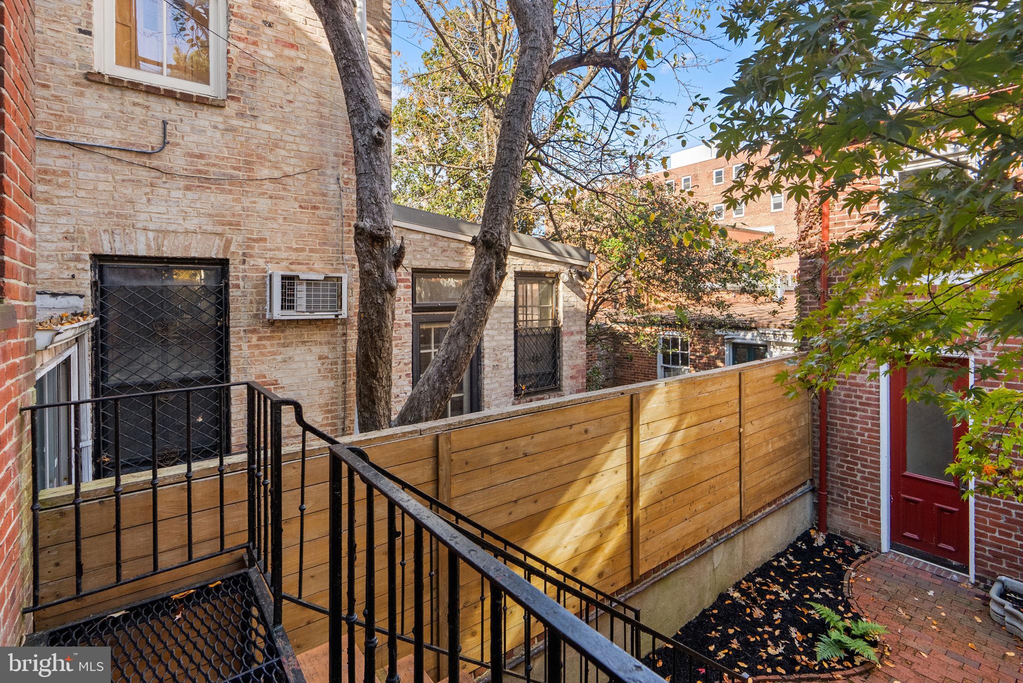 Washington, District of Columbia, 20003, United States, ,Residential,For Sale,1990462