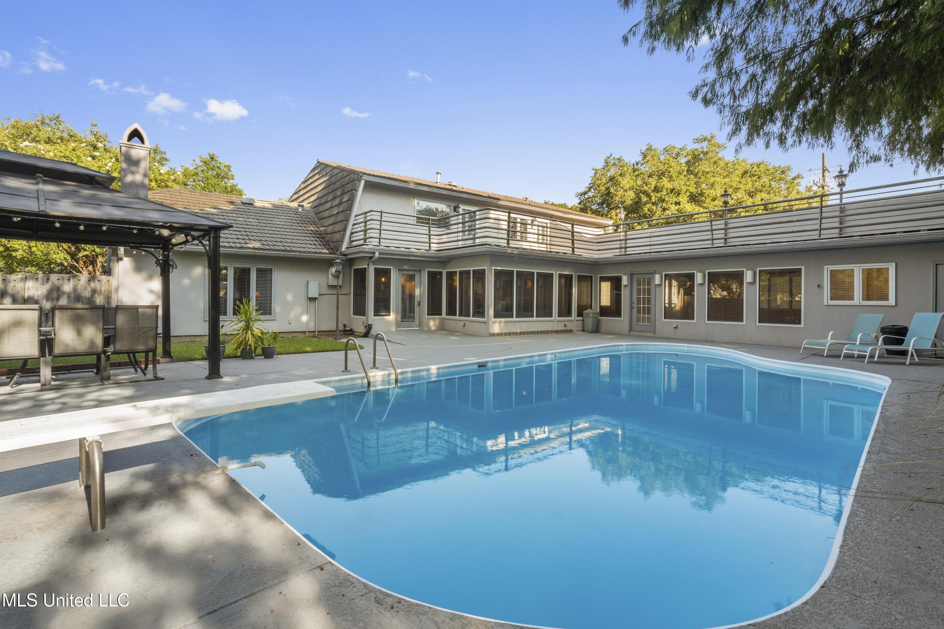 Gulfport, Mississippi, 39507, United States, 4 Bedrooms Bedrooms, ,4 BathroomsBathrooms,Residential,For Sale,1974539