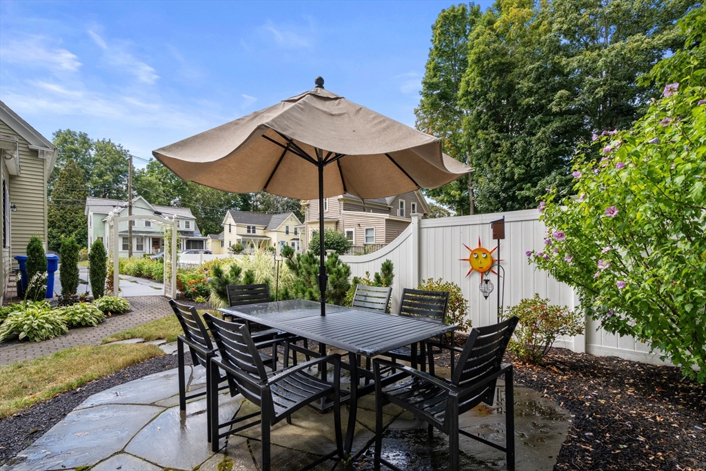 Maynard, Massachusetts, 01754, United States, 3 Bedrooms Bedrooms, ,2 BathroomsBathrooms,Residential,For Sale,1941830