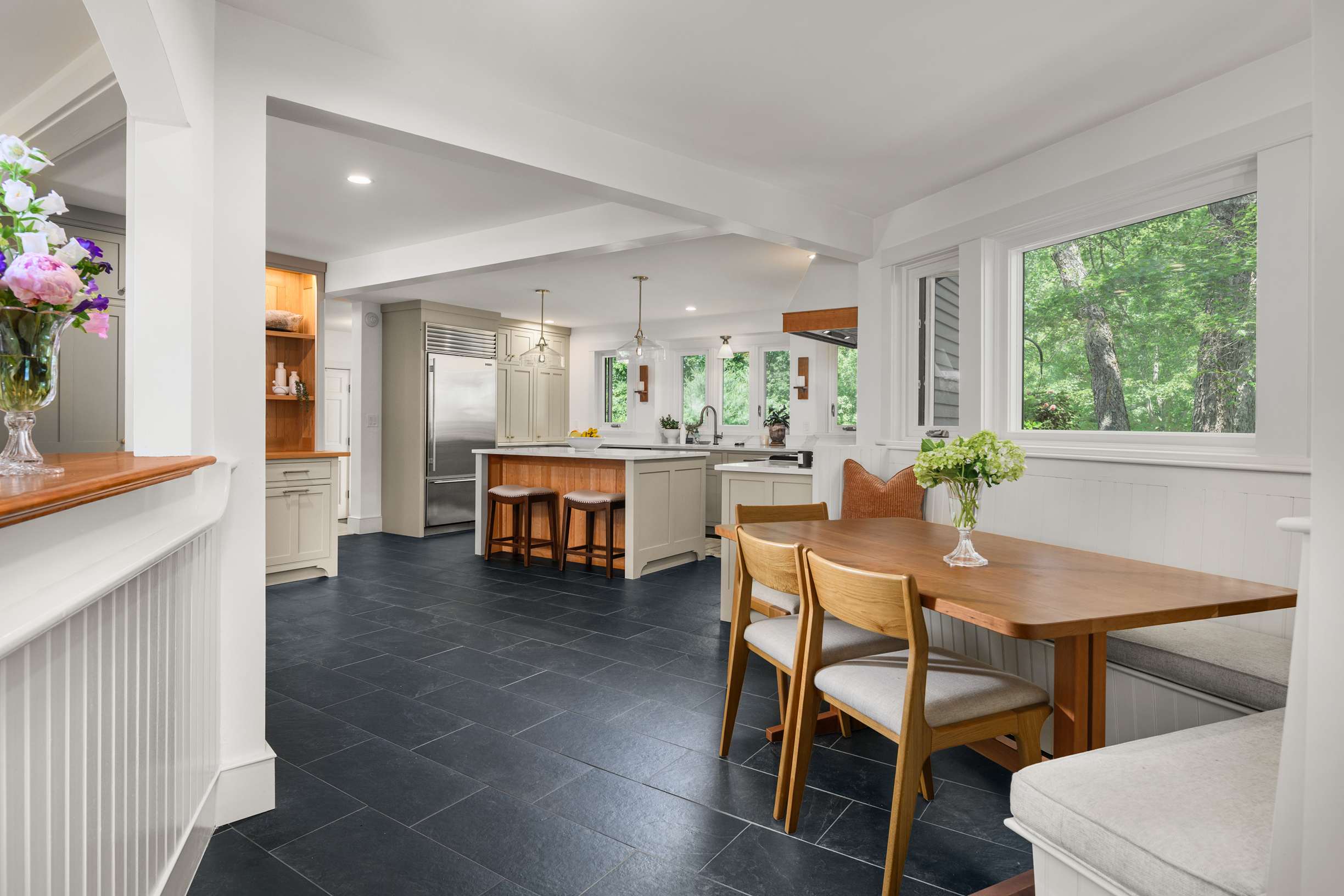  Elegant Shingled Maine Cottage with Modern Flair on 2.63 Acres in York - 物件實景