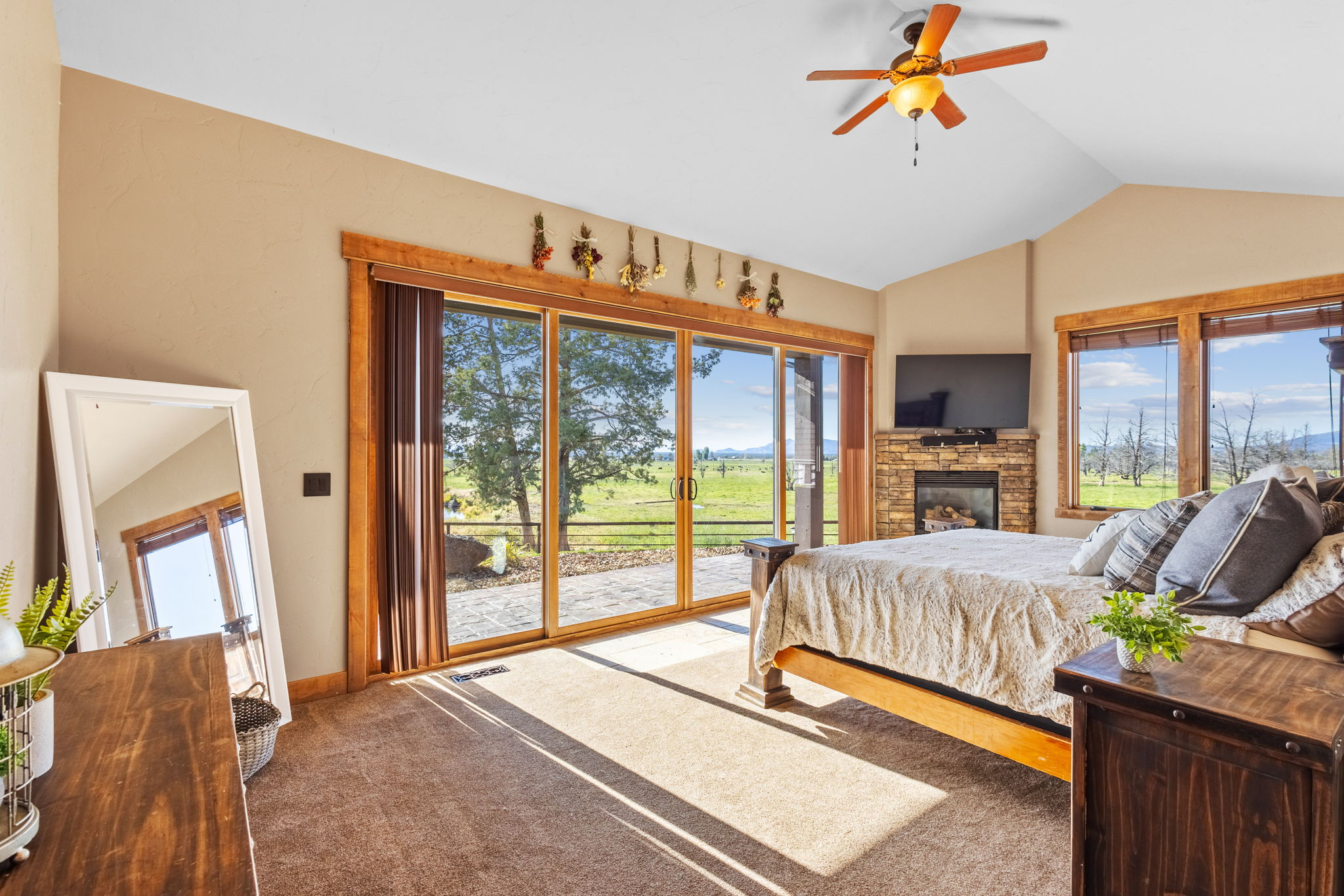 13501 SW Riggs Rd., Powell Butte, Oregon, 97753, United States, 3 Bedrooms Bedrooms, ,4 BathroomsBathrooms,Farm And Agriculture,For Sale,13501 SW Riggs Rd.,1623020