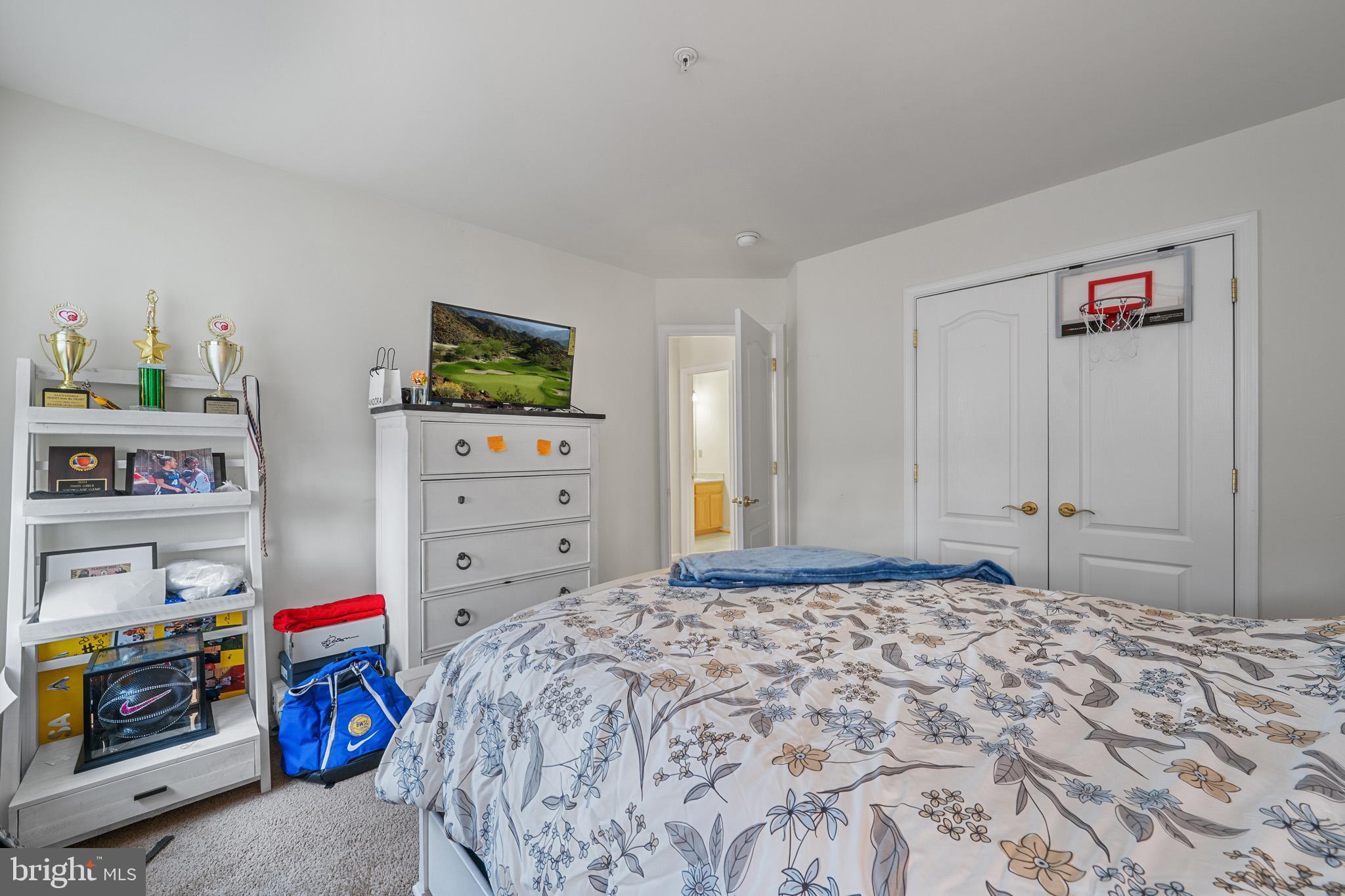 Clinton, Maryland, 20735, United States, 5 Bedrooms Bedrooms, ,4 BathroomsBathrooms,Residential,For Sale,2005620