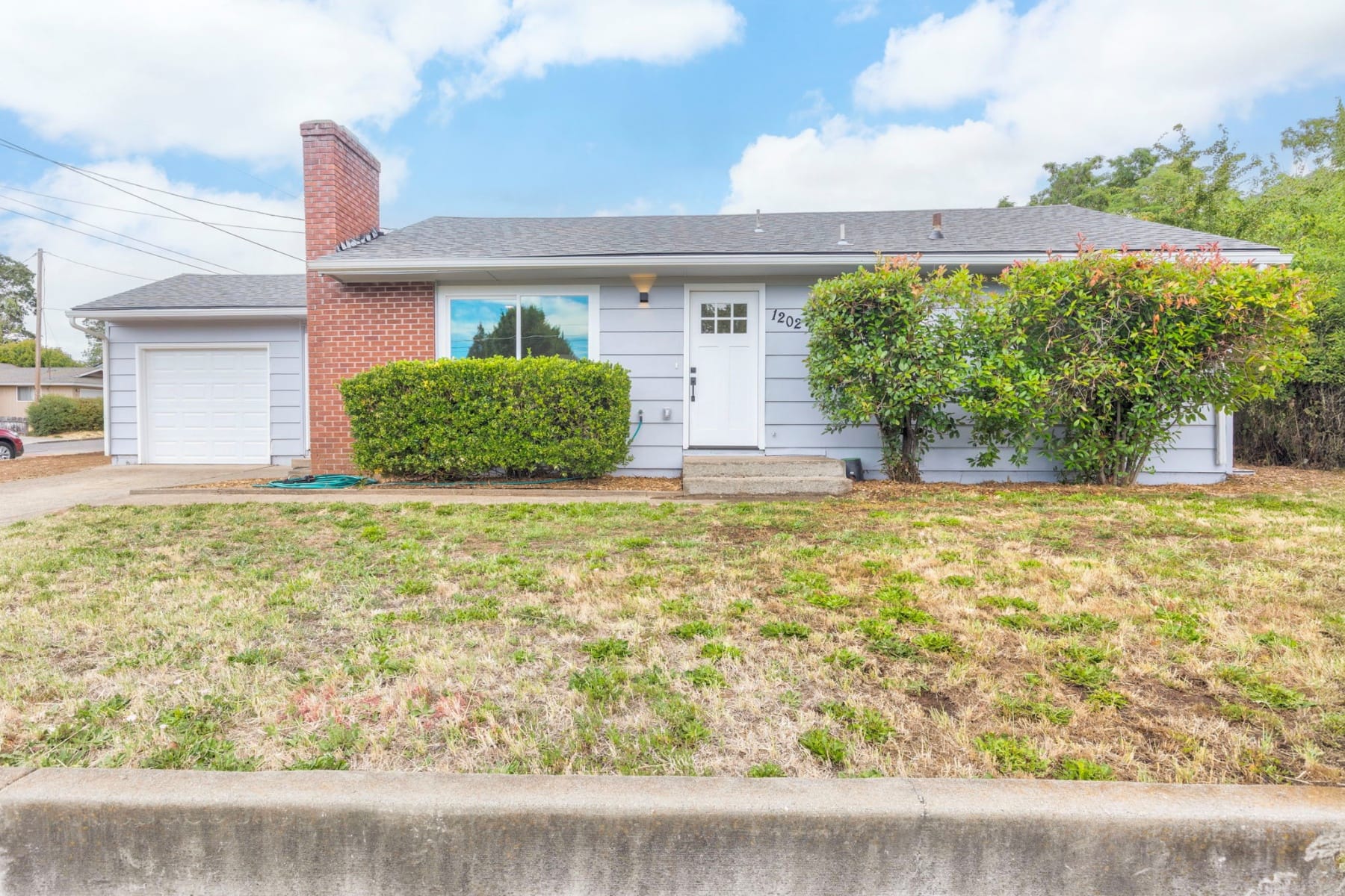  1202 NE A Street Grants Pass, OR 97526 - 物件實景