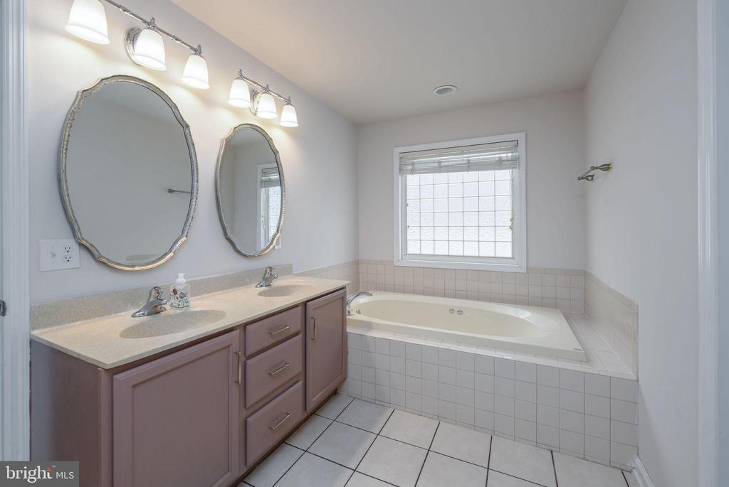 LEWES, Delaware, 19958, United States, 4 Bedrooms Bedrooms, ,2 BathroomsBathrooms,Residential,For Sale,1981590