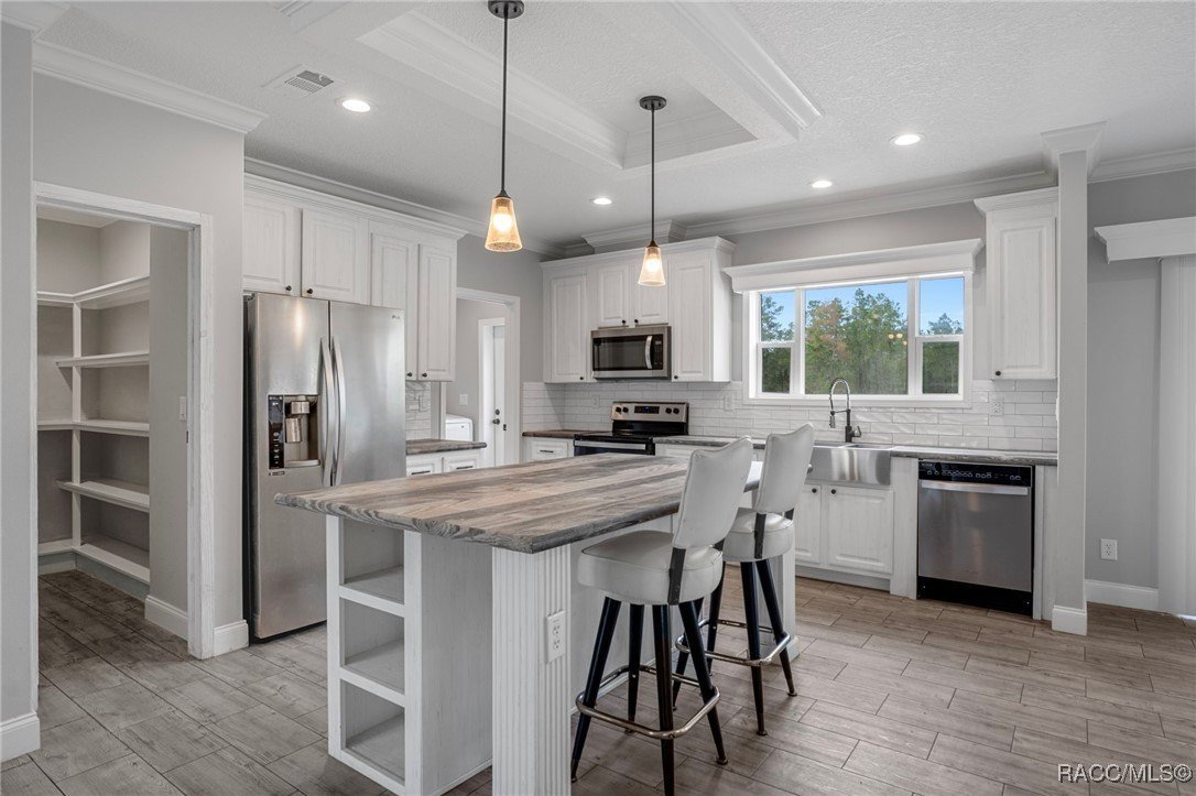 Dunnellon, Florida, 34433, United States, 4 Bedrooms Bedrooms, ,3 BathroomsBathrooms,Residential,For Sale,2008614