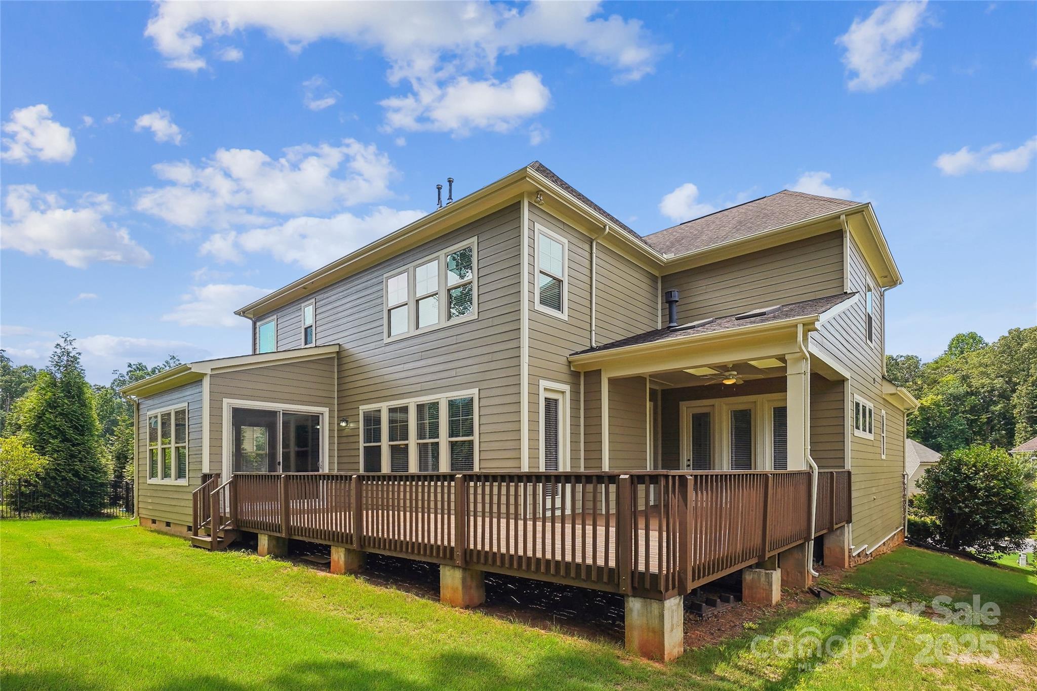 Fort Mill, South Carolina, 29708, United States, 5 Bedrooms Bedrooms, ,5 BathroomsBathrooms,Residential,For Sale,1896141