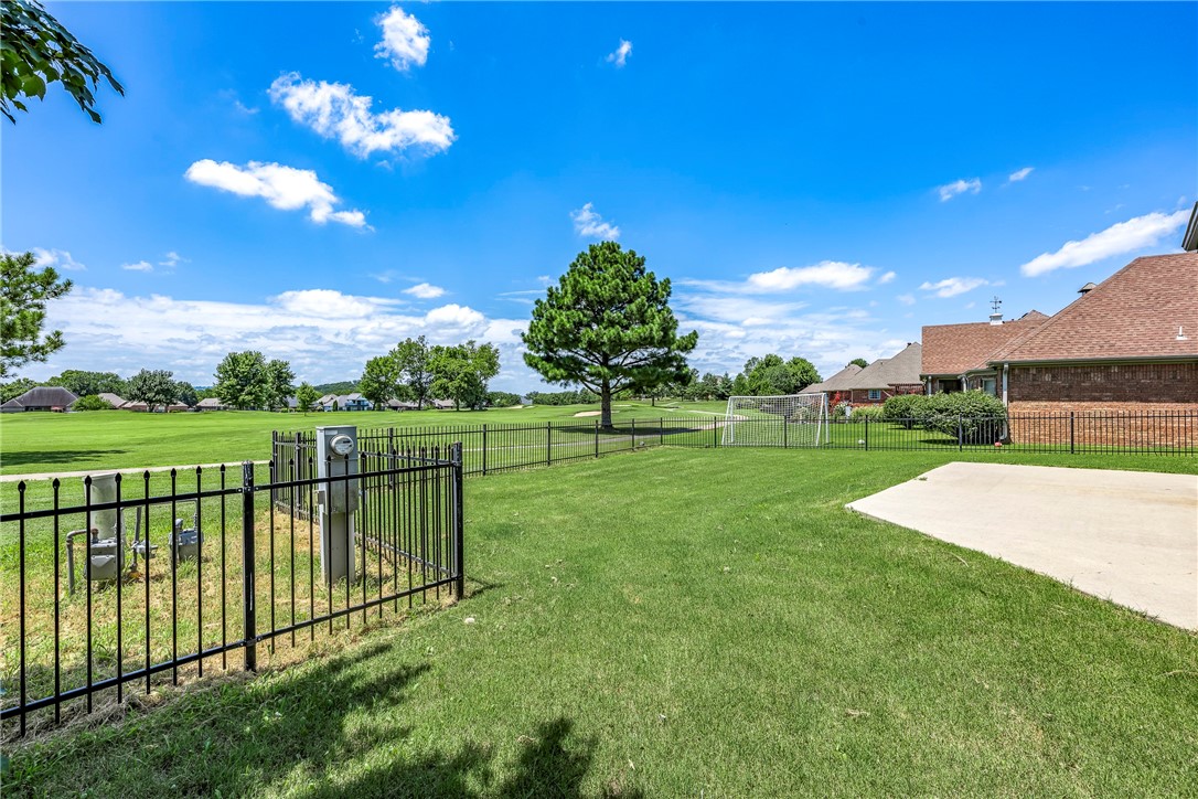 Fayetteville, Arkansas, 72701, United States, 4 Bedrooms Bedrooms, ,3 BathroomsBathrooms,Residential,For Sale,1907520