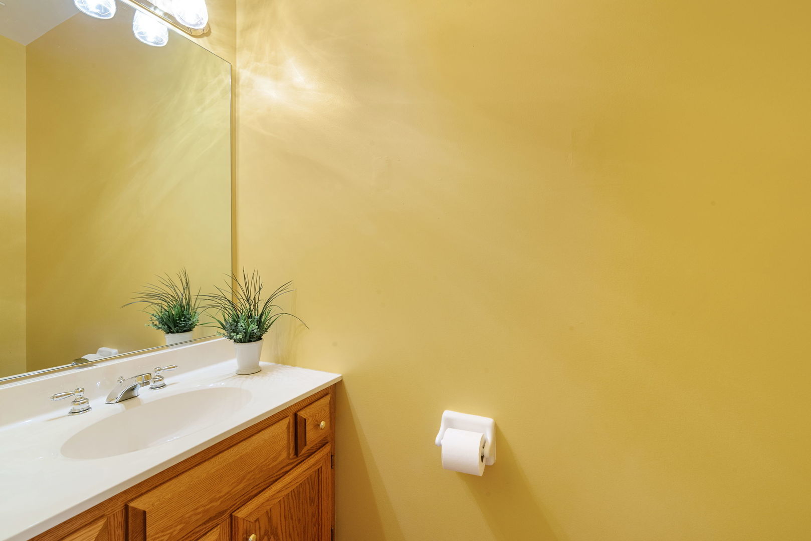 Clarendon Hills, Illinois, 60514, United States, 3 Bedrooms Bedrooms, ,4 BathroomsBathrooms,Residential,For Sale,2003389