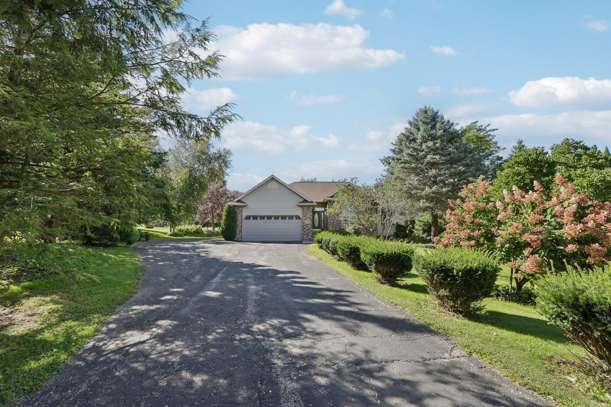 Deforest, Wisconsin, 53532, United States, 3 Bedrooms Bedrooms, ,3 BathroomsBathrooms,Residential,For Sale,1943421