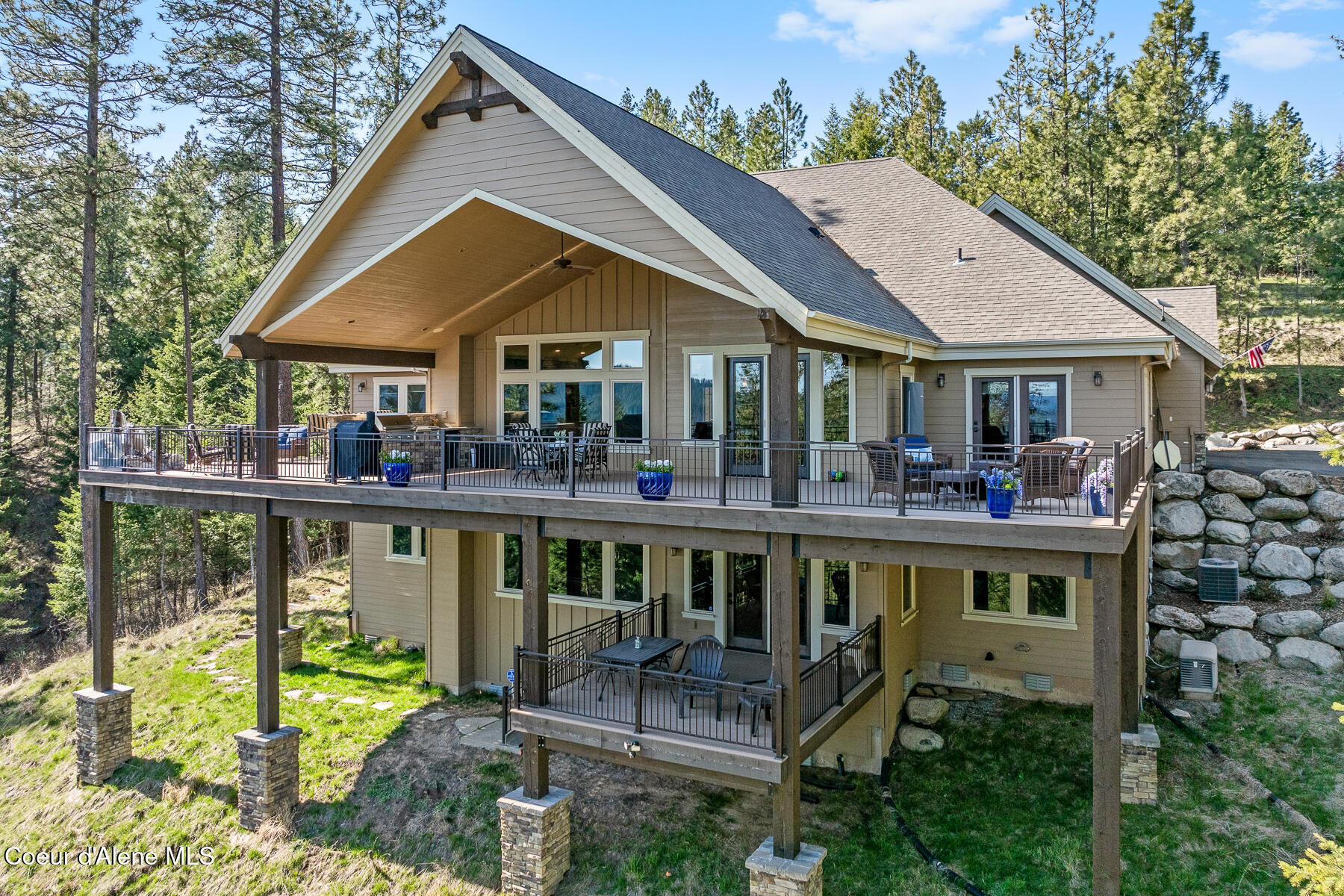 Coeur d'Alene, Idaho, 83814, United States, 5 Bedrooms Bedrooms, ,5 BathroomsBathrooms,Residential,For Sale,1763512
