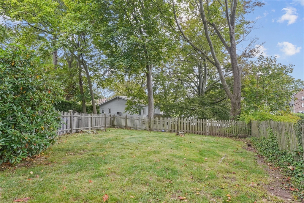 Marblehead, Massachusetts, 01945, United States, 2 Bedrooms Bedrooms, ,1 BathroomBathrooms,Residential,For Sale,1975019