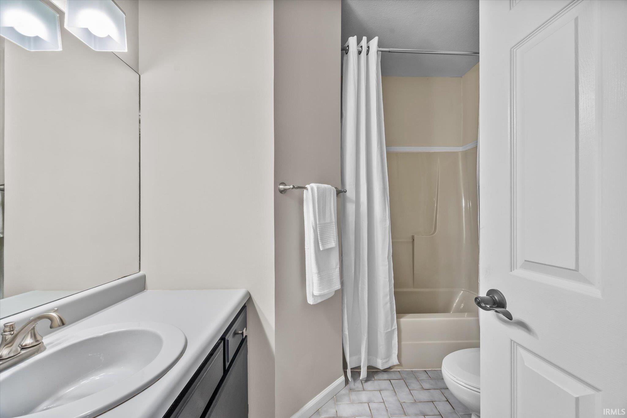 Bloomington, Indiana, 47401, United States, 5 Bedrooms Bedrooms, ,4 BathroomsBathrooms,Residential,For Sale,1924485